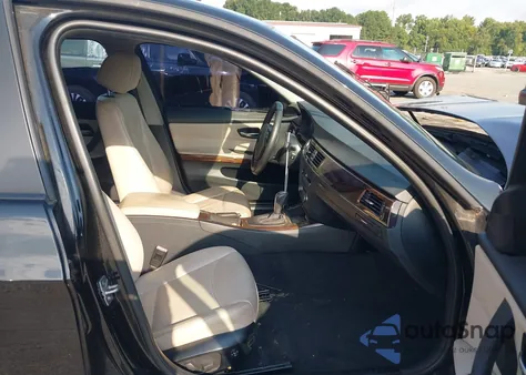 2011 BMW 328I xDrive z USA, uszkodzony, nr VIN WBAPK5G59BNN24354